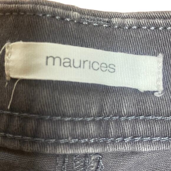 MAURICES gray chino flat front shorts women's size 2 - Picture 3 of 6